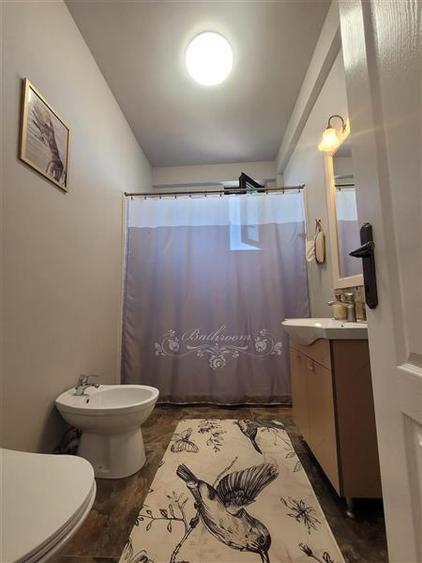Apartament cu 2 camere decomandat, mobilat în Lazu