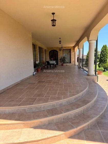 Casă cu Teren 1500 Mp în Spătaru