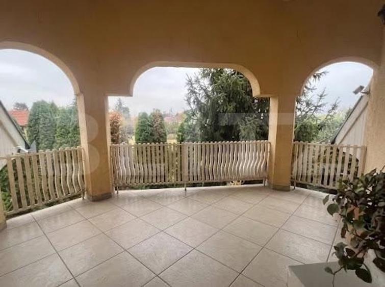 Casă individuală cu 8 camere cu Canalizare în Titulescu