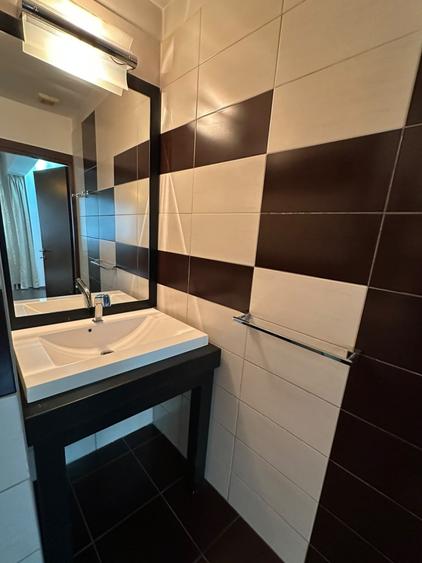 Apartament cu 3 camere decomandat, mobilat în Dristor