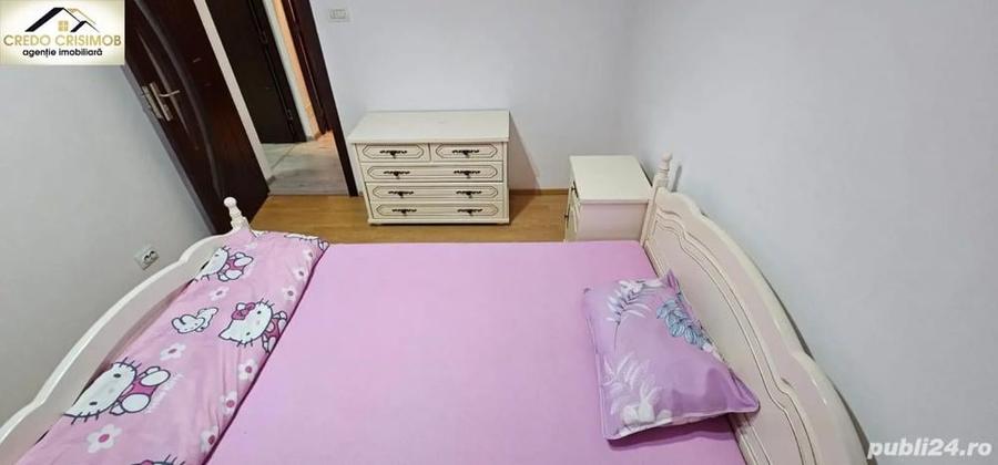 Apartament cu 4 camere semidecomandat în Micro II