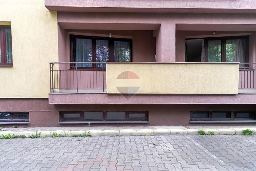 Garsonieră decomandată, mobilată în Între Lacuri