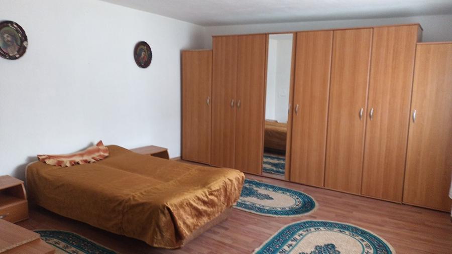 Casă cu 3 camere cu Teren 1200 Mp în Central