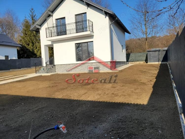 Casă cu Teren 650 Mp în Cornu