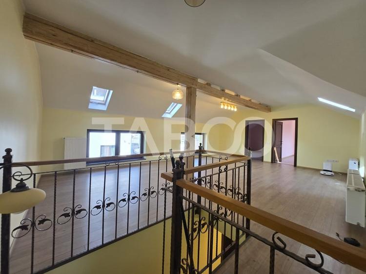 Duplex cu 5 camere cu Canalizare în Tineretului