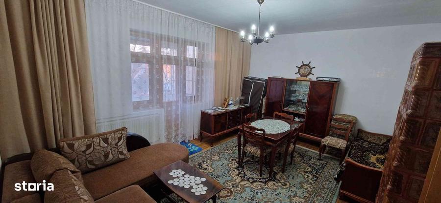 Apartament cu 2 camere decomandat, mobilat în Central