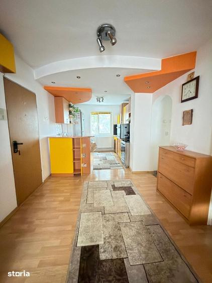 Apartament cu 4 camere în Mărăști