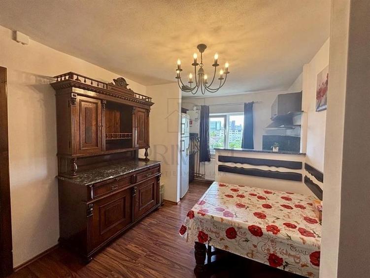 Apartament cu 3 camere decomandat în Aradului