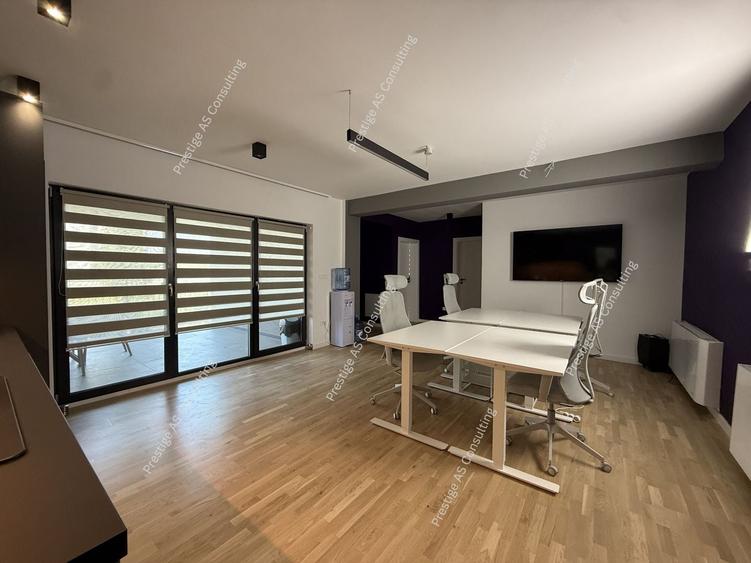 Apartament cu 3 camere semidecomandat, mobilat în Aradului