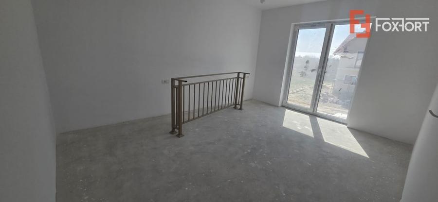 Duplex cu 4 camere semidecomandat cu Teren 287 Mp în Moșnița Nouă