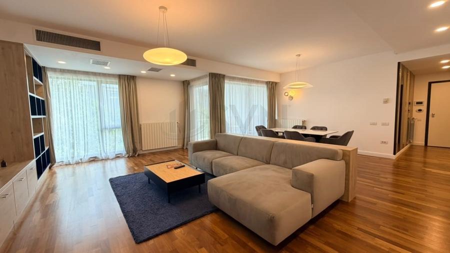 Apartament cu 3 camere decomandat în Băneasa