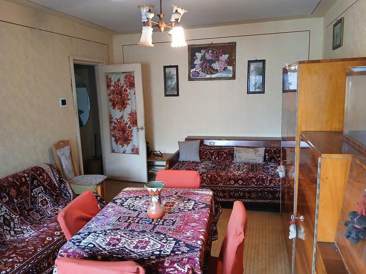 Apartament cu 2 camere decomandat în Plopilor