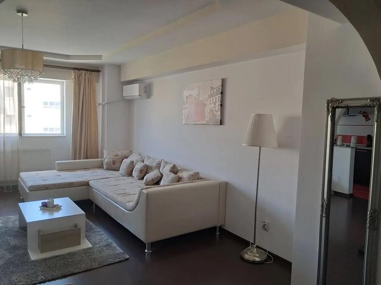 Apartament cu 3 camere decomandat în Găvana