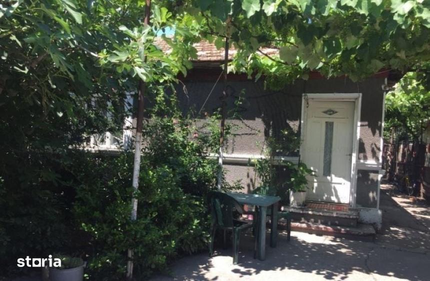 Casă cu 3 camere cu Teren 200 Mp în Central