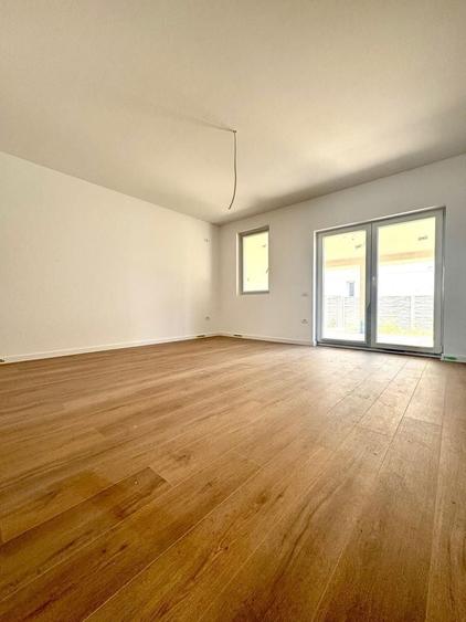 Duplex cu 4 camere cu Canalizare în Chișoda