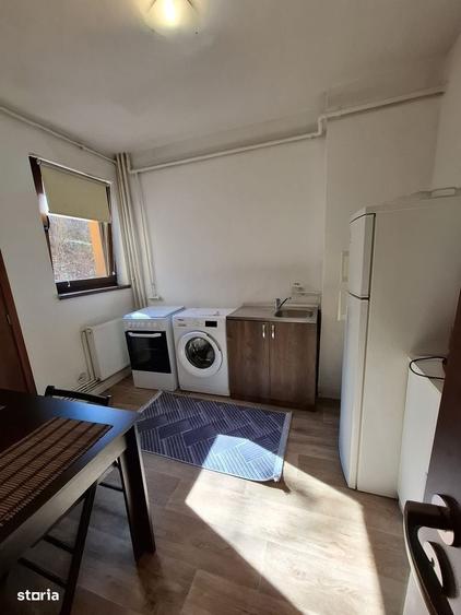 Apartament cu 3 camere decomandat în Gruia