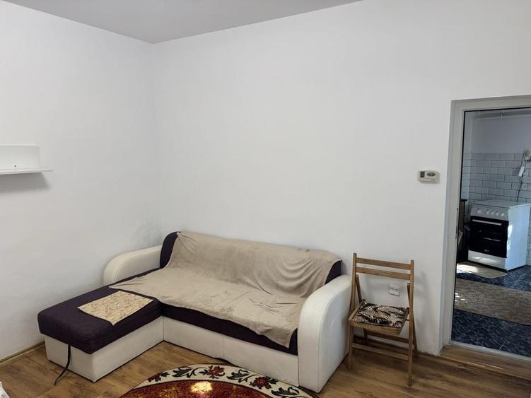 Casă cu 2 camere cu Teren 150 Mp în Casa de Cultură