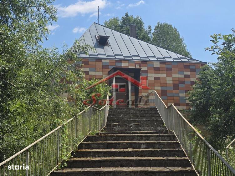Casă cu 4 camere cu Teren 3300 Mp în Cornu