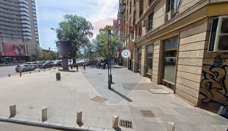 Spațiu comercial, de 420 mp, în P-ța Universității