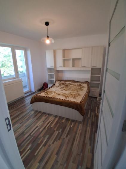 Apartament cu 2 camere semidecomandat în Podu Roș