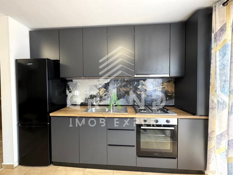 Apartament cu 3 camere semidecomandat, mobilat în Florești