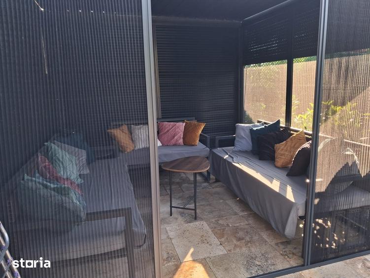 Casă cu 8 camere cu Teren 1425 Mp în Grădiștea