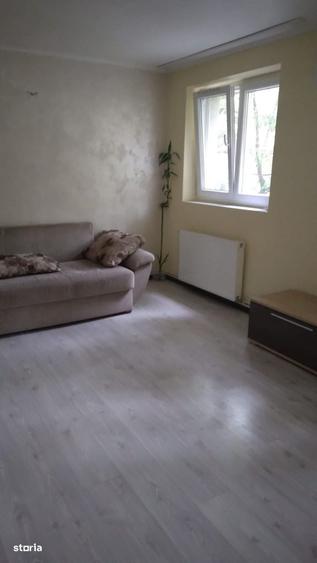 Apartament cu 3 camere în Vitan