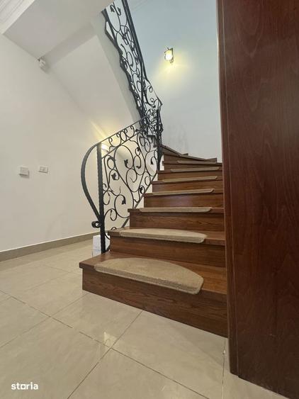 Casă cu 4 camere cu Teren 350 Mp în Girocului