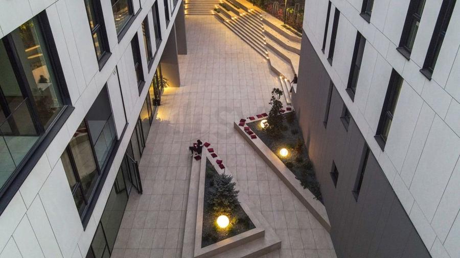 Penthouse cu 4 camere decomandat în Herăstrău