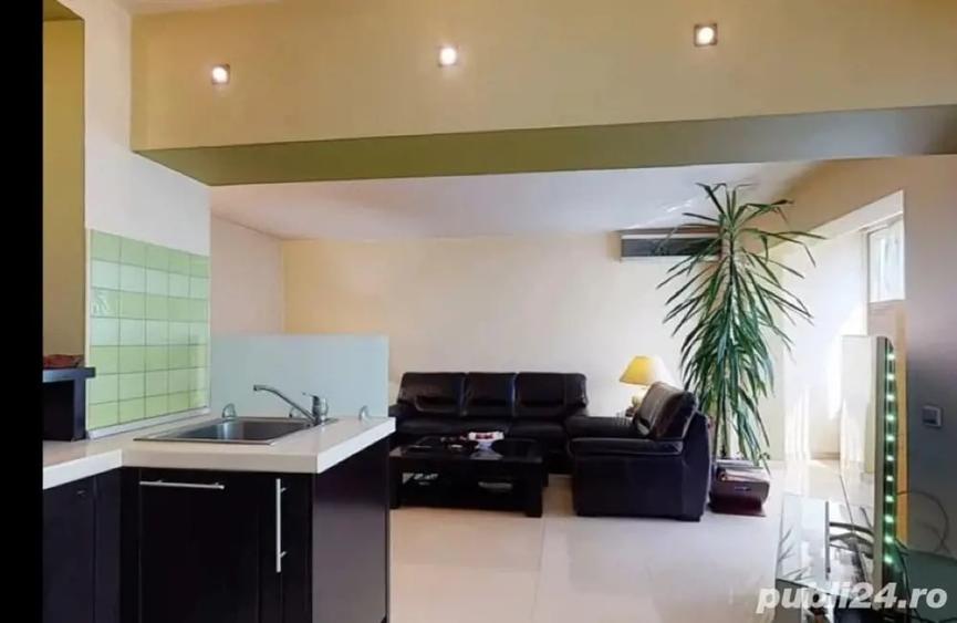 Apartament cu 3 camere decomandat în Berceni