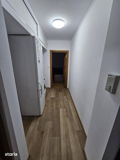 Apartament cu 3 camere semidecomandat în Inel II