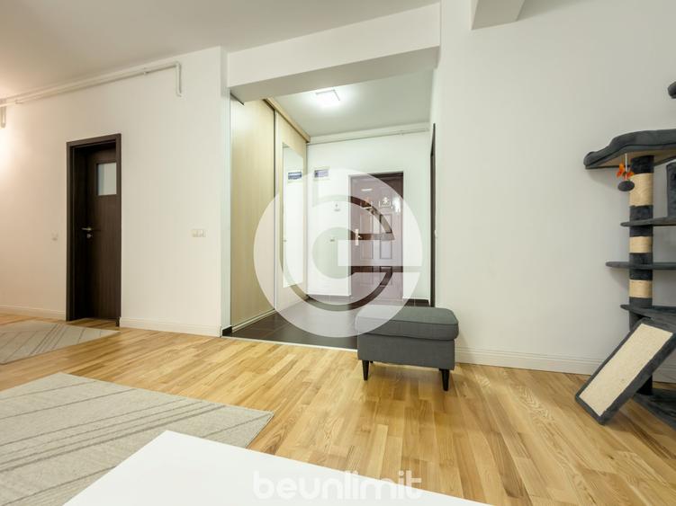 Apartament cu 3 camere semidecomandat, mobilat în Turnișor