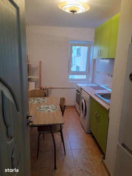 Apartament cu 3 camere în Tineretului