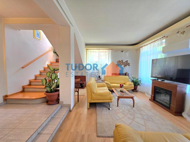 Casă individuală cu 7 camere cu Canalizare în Pipera