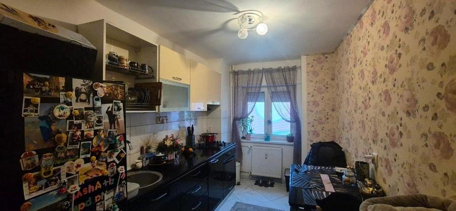 Apartament cu 2 camere decomandat în Republicii