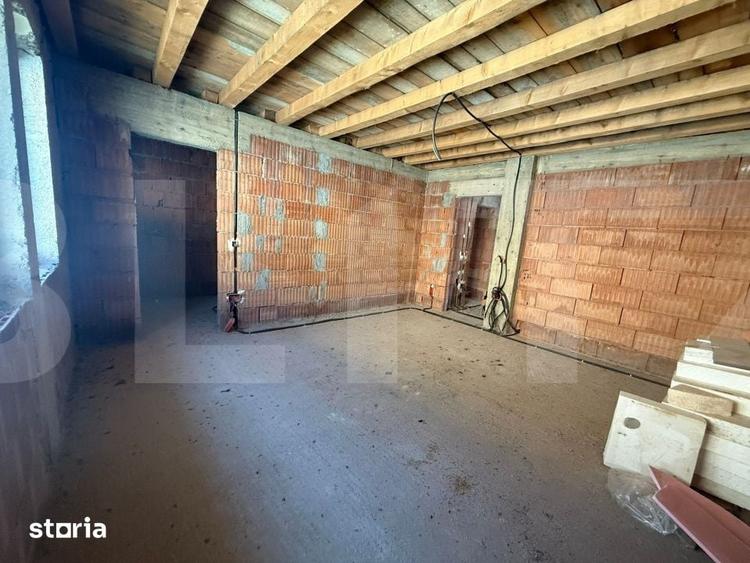 Casă cu 4 camere cu Teren 1057 Mp în Central