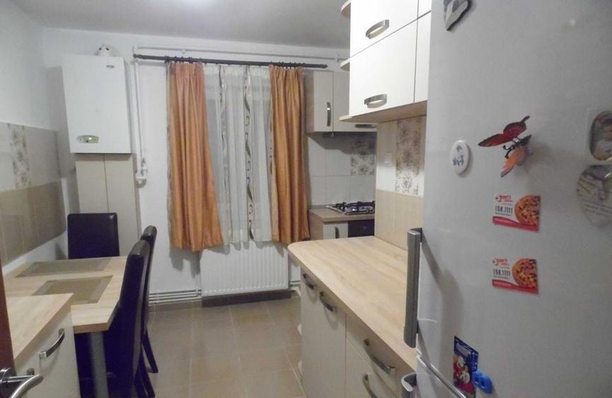 Apartament cu 3 camere decomandat, mobilat în Gemenii