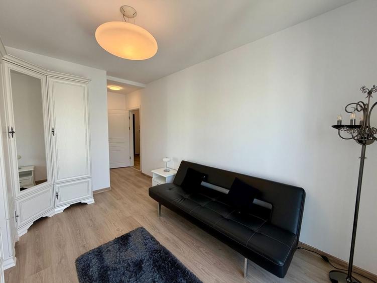 Apartament cu 3 camere decomandat, mobilat în Cristian
