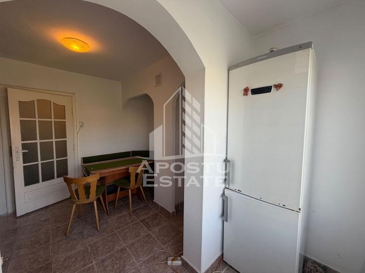 Apartament cu 2 camere decomandat, mobilat în Lipovei