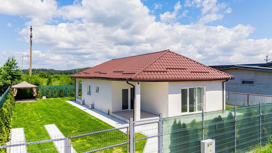 Casă cu 4 camere decomandat în Hărman
