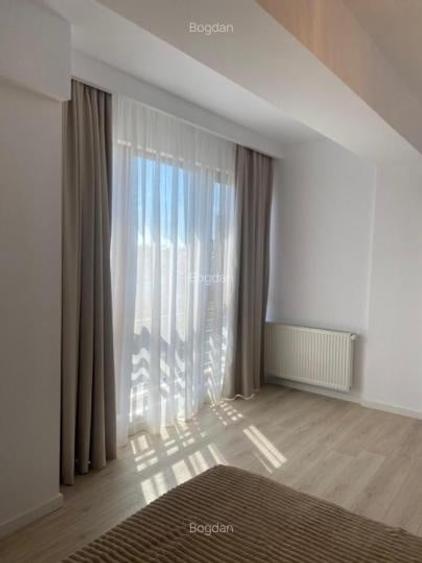 Apartament cu 3 camere decomandat, mobilat în Băneasa