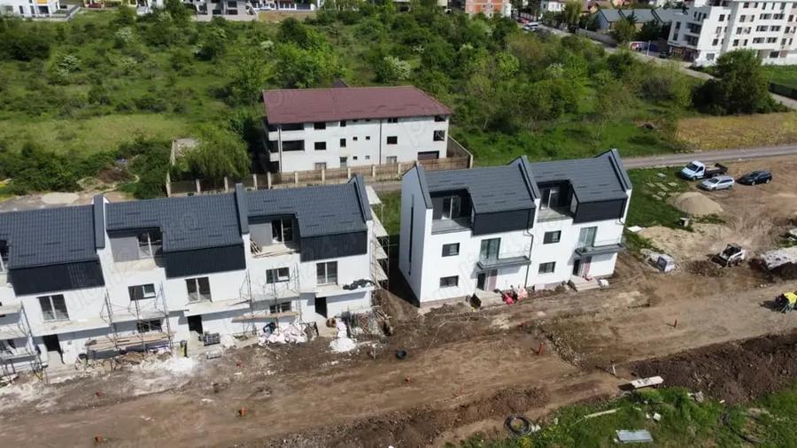 Casă cu 4 camere cu Teren 180 Mp în Prelungirea Ghencea