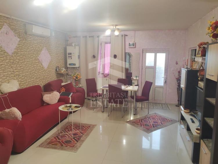 Casă individuală cu 5 camere cu Canalizare în Central