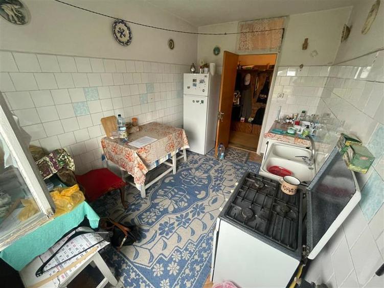 Apartament cu 2 camere decomandat în Văcăresti
