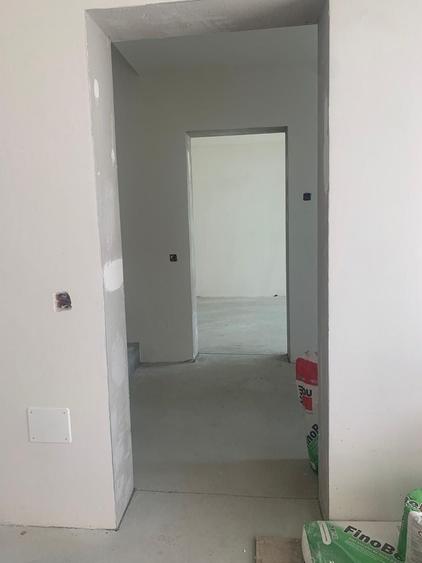 Duplex cu 4 camere cu Canalizare în Bună Ziua
