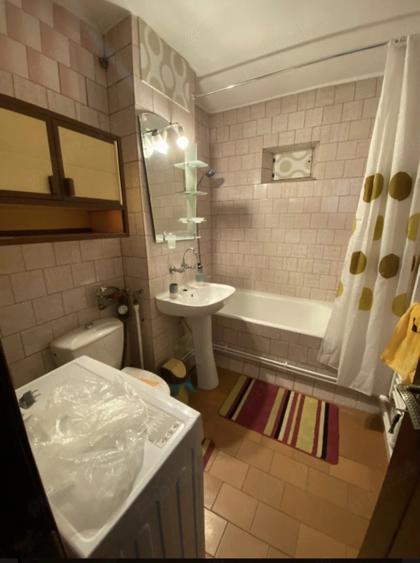 Apartament cu 2 camere decomandat în Rovine