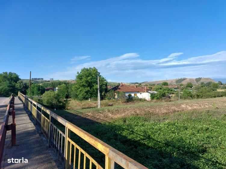 Casă cu 3 camere în Uileacu de Beiuș