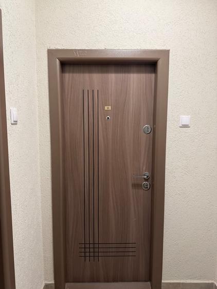 Apartament cu 5 camere semidecomandat în Central
