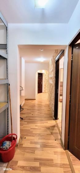Apartament cu 3 camere decomandat în Sălăjan