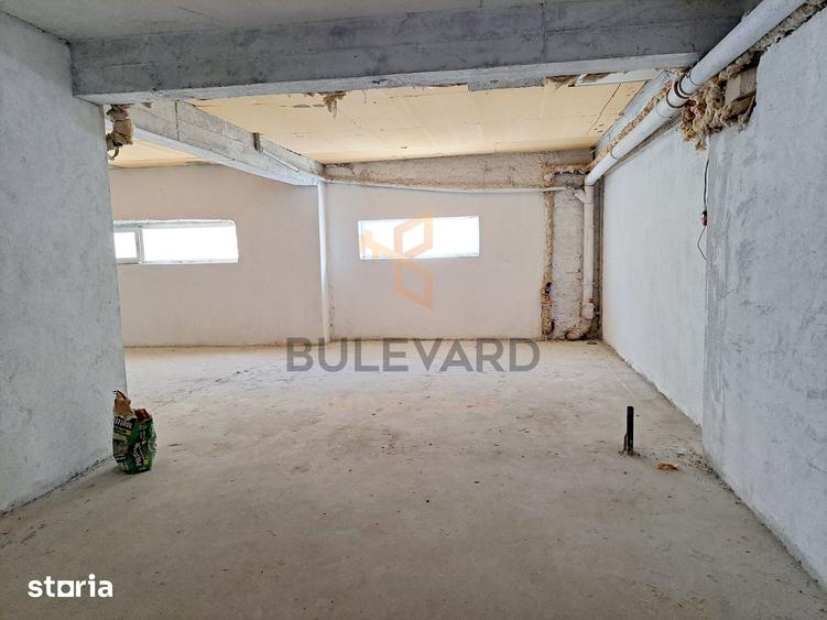 Spațiu comercial, de 345 mp, în Baciu